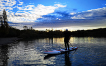 Des tours de paddle au lac des Vannades pour le Téléthon